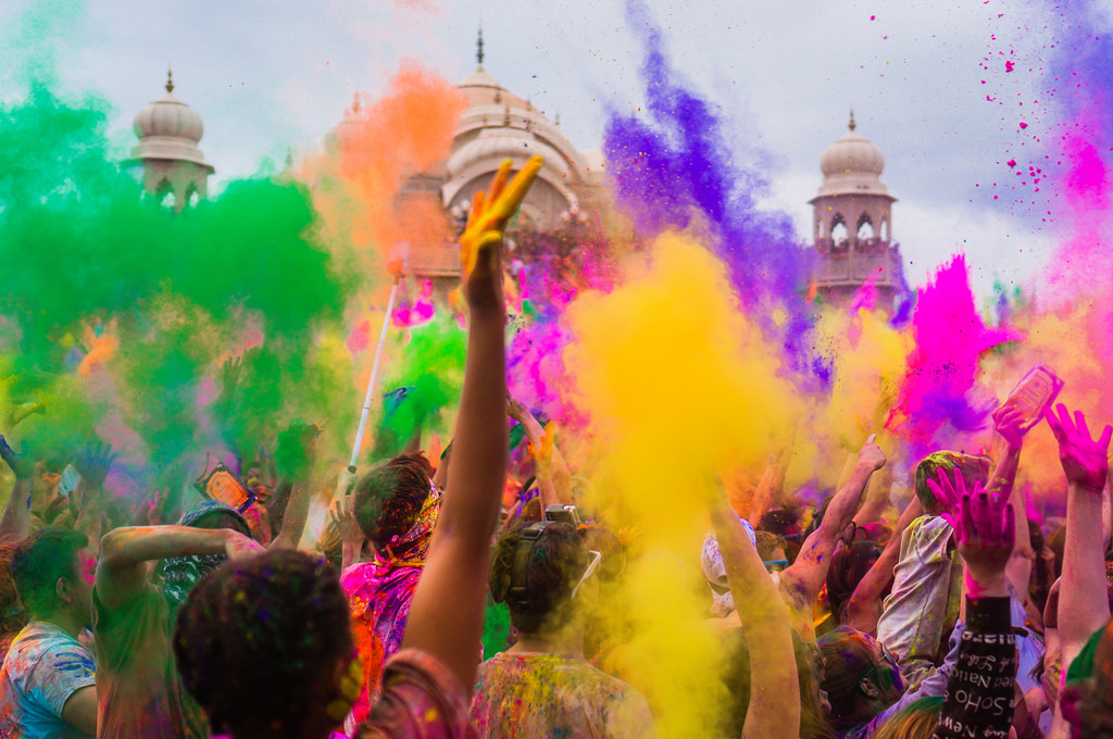 moneytrans-blog-holi-festival-colours