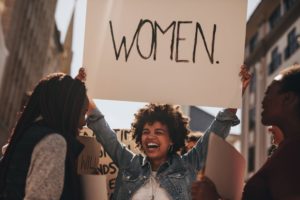 empoderamiento-de-las-mujeres-moneytrans-blog
