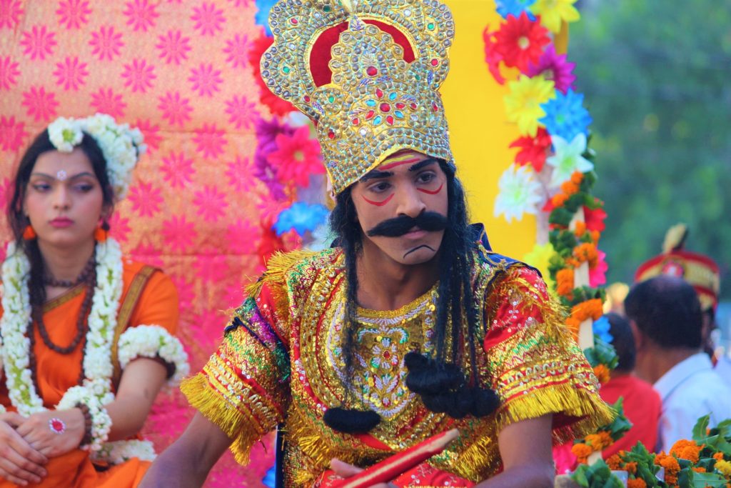 navrati-dusshera-moneytrans-blog-demon-festival-dressed